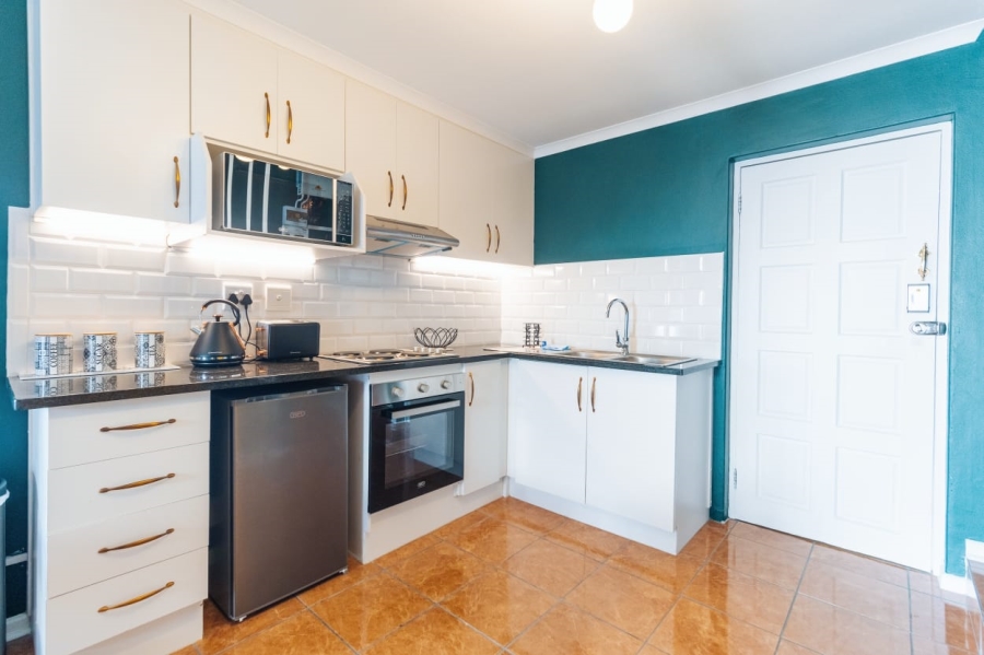 To Let 2 Bedroom Property for Rent in Whispering Pines Western Cape